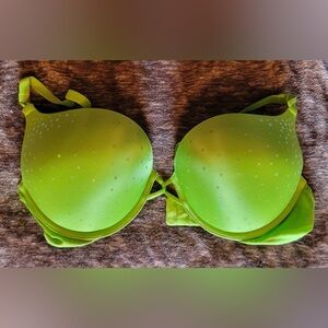 Victoria's Secret Miraculous Plunge Bra